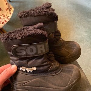 Sorel little kids boot size 10